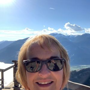 Meet your Posher, Monique